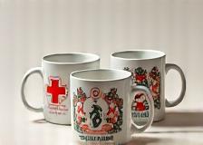 Personalisierte Souvenirtassen mit Schweizer Motiven